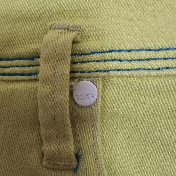 Roxy Denim Stretch Neon Green/Yellow Carnival Raw Hem Frayed Shorts Women's 7 - Picture 10 of 10